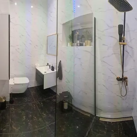 Apartament Zloty Z Jacuzzi Bydgoszcz Exterior photo