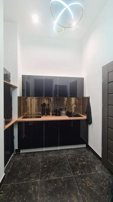 Zloty Z Jacuzzi Apartment